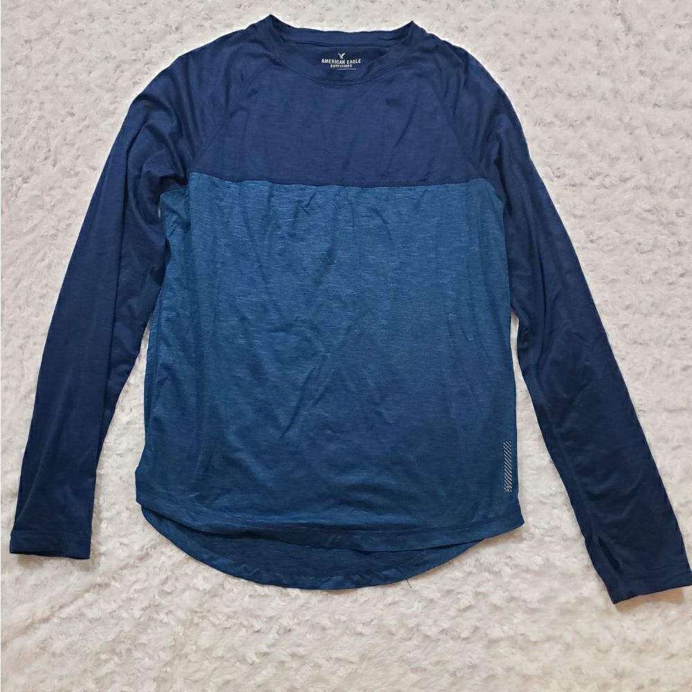 American Eagle 360 extreme flex long sleeve
